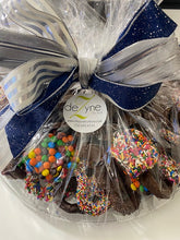 Chocolate covered Pretzel, Graham, Oreo Extreme tray